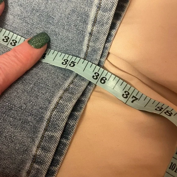 Woman’s Soft Surroundings ultimate denim slim leg crop jeans light wash 18W NWT - Picture 5 of 8